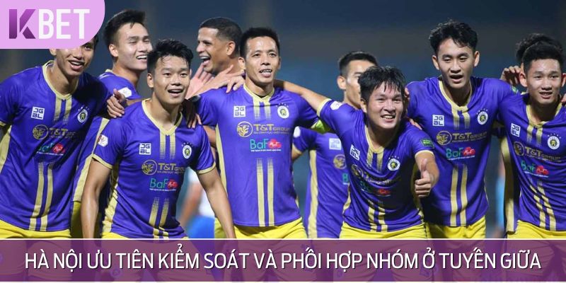 Hà Nội duy trì lối chơi kiểm soát bóng làm nền tảng tấn công