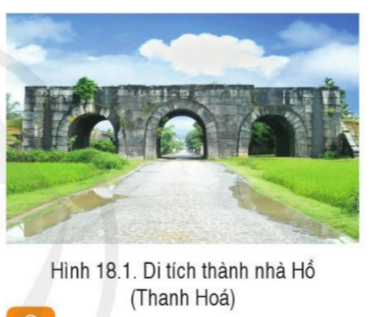 BÀI 18. NHÀ HỒ VÀ CUỘC KHÁNG CHIẾN CHỐNG QUÂN MINH XÂM LƯỢC (1400- 1407)1. Sự thành lập nhà HồCâu 1: Đọc thông tin và quan sát các hình từ 18.1, 18.2 lược đồ18.1, hãy:- Trình bày sự thành lập nhà Hồ.- Cho biết việc Hồ Quý Ly đổi quốc hiệu và chuyển kinh đô chứng tỏ điều gì?Đáp án chuẩn:Năm 1397, Hồ Quý Ly ép vua Trần chuyển kinh đô vào Tây Đô (Thanh Hoá). Năm 1400, phế truất vua Trần Thiếu Đế và lên làm vua, lập ra nhà Hồ, đổi quốc hiệu thành Đại Ngu (mong ước an vui cho đất nước).2. Cải cách của Hồ Quý LyCâu 1: Đọc thông tin, tư liệu và quan sát bảng 18 hình 18,3, hãy:- Giới thiệu nội dung chủ yếu trong cải cách của Hồ Quý Ly.- Nêu tác động của cải cách do Hồ Quý Ly thực hiện đối với xã hội thời nhà Hồ.Đáp án chuẩn:+ Chính trị: Cải tổ bộ máy chính quyền, chiêu dụng nhân tài ngoài họ Trần.+ Kinh tế: Phát hành tiền giấy, chính sách  hạn điền