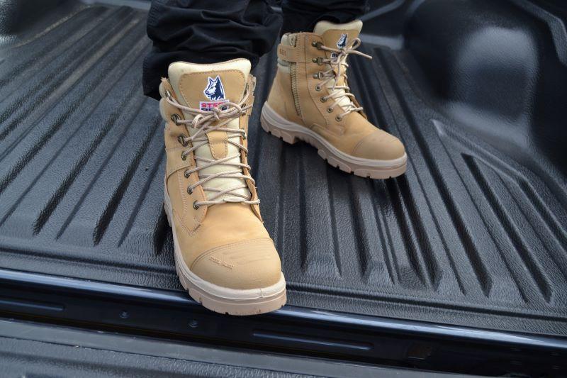 Steel Blue safety boots - reviewed! - Professional Builder