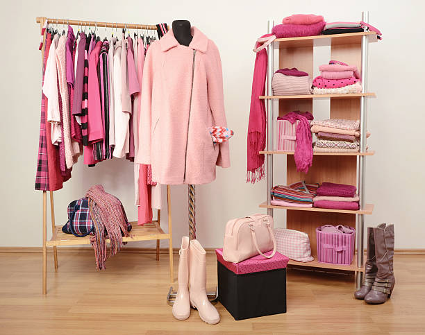 what colors go with pink clothes