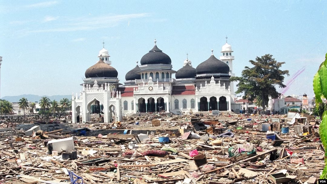 bencana alam terparah di indonesia gempa dan tsunami aceh