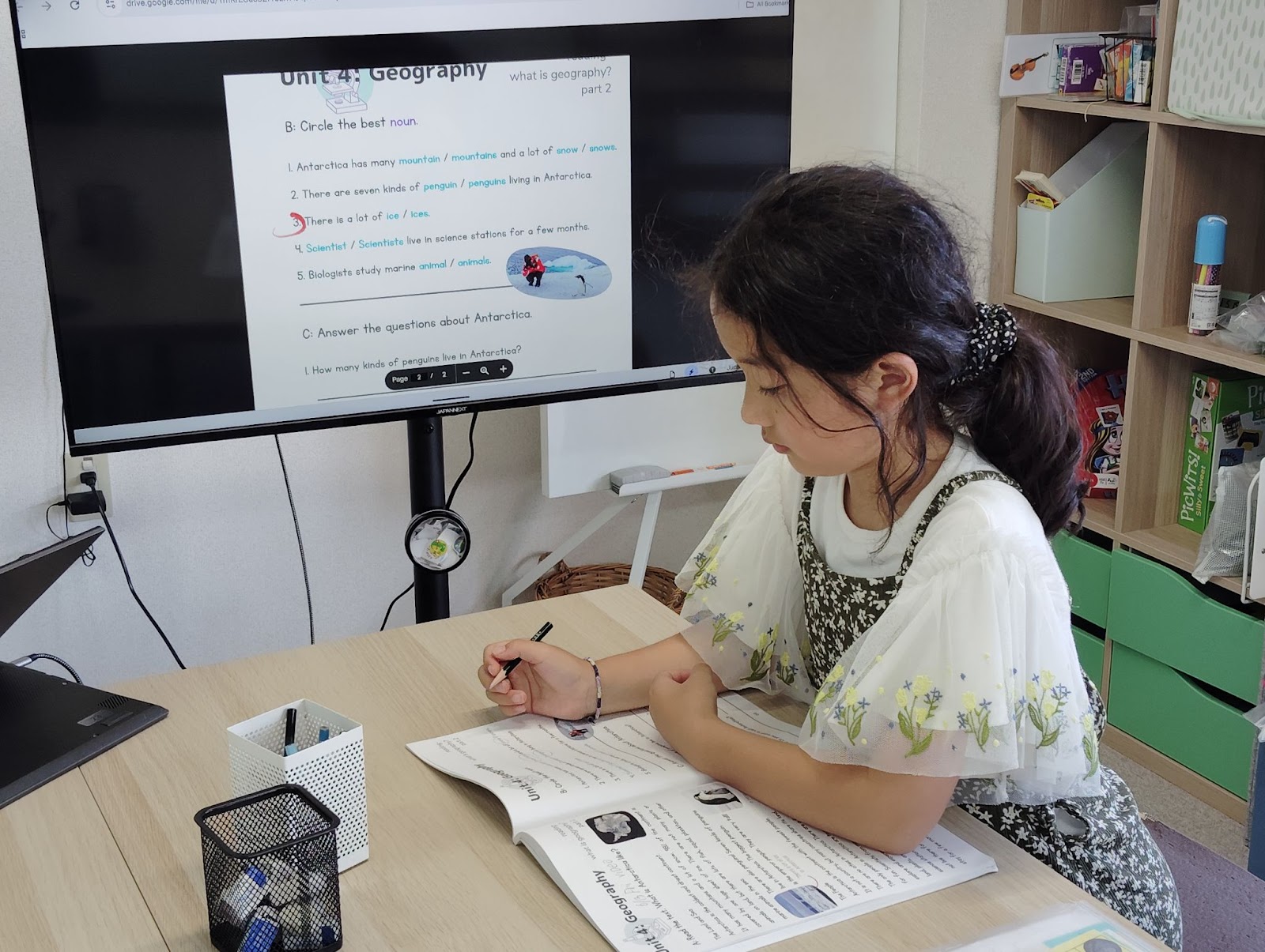 「英語を学ぶ」から「英語で学ぶ」レベルを目指す。アメリカ人女性がオーナーの英会話スクール。CLIL、Flipped Classroom（反転レッスン）を東北でいち早く導入