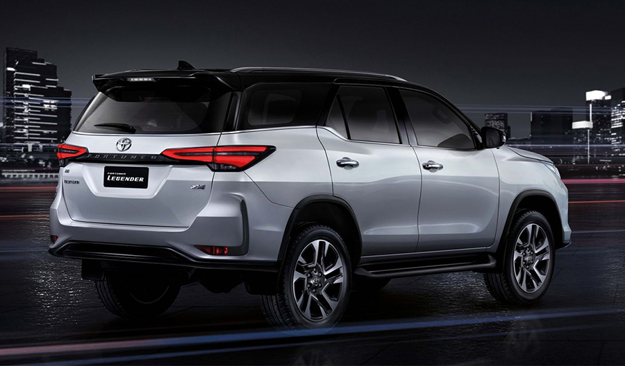 ดีไซน์ภายนอกรถยนต์ : Toyota Fortuner Legender 2023