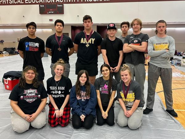 group of powerlifting students