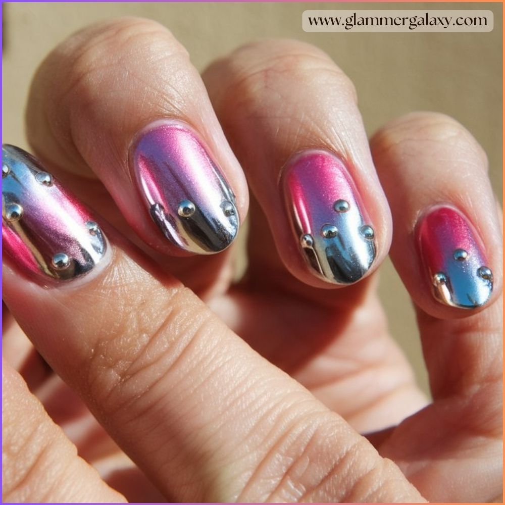 Hot summer nails having Metallic gradient transitions