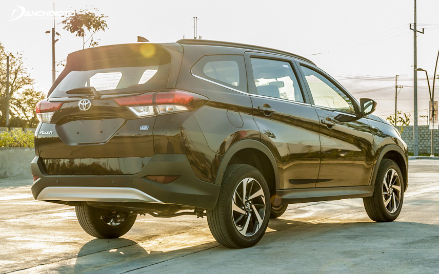 Cụm đèn hậu của Toyota Rush
