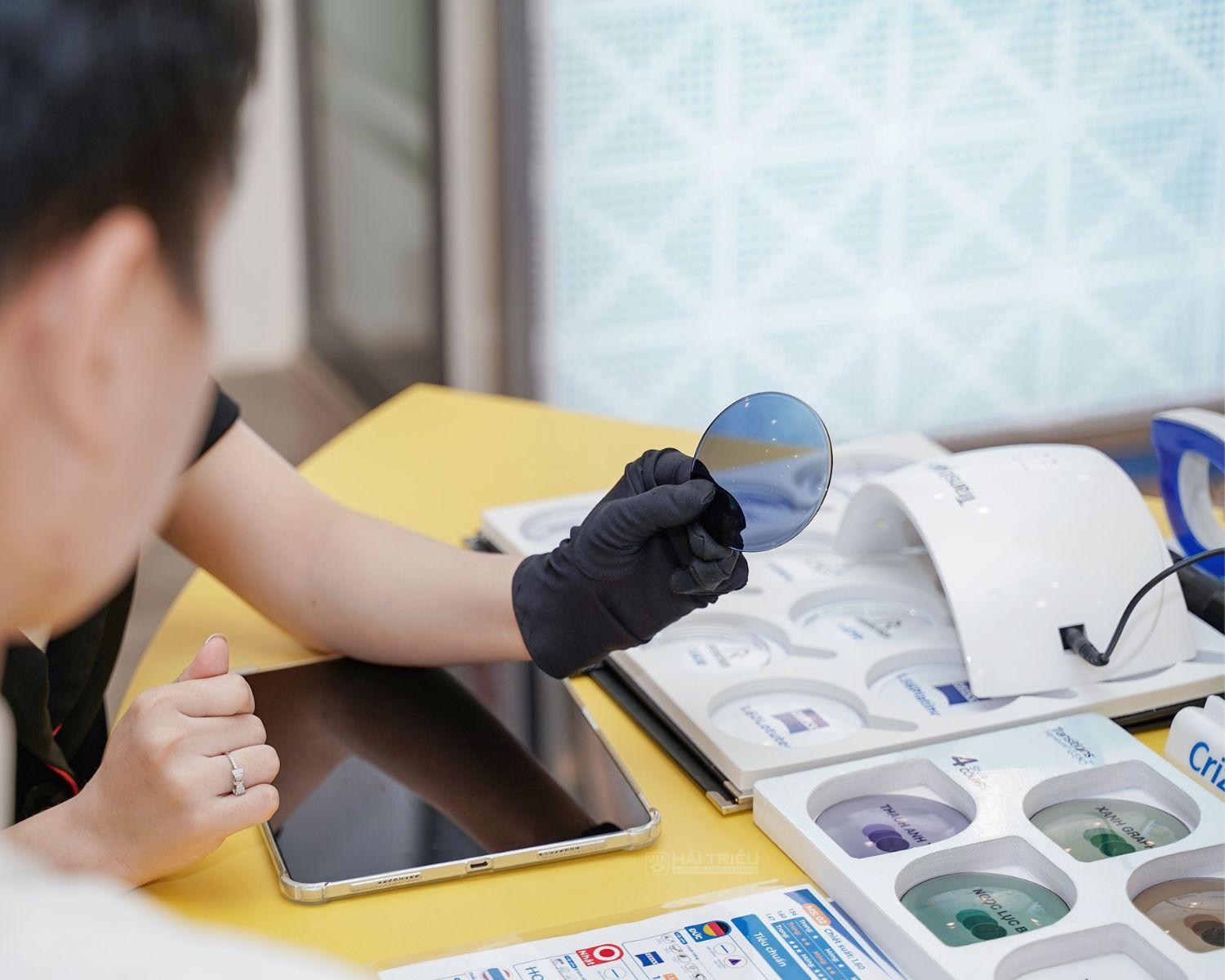 Essilor: Thương hiệu uy tín về tròng kính mắt đến từ Pháp