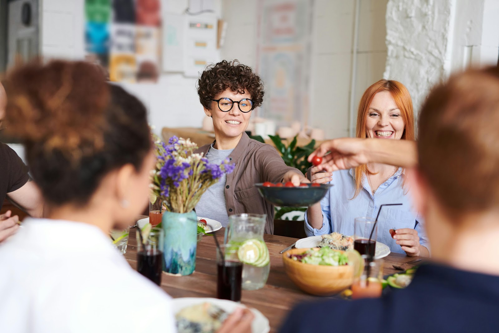 A family gathered for a meal together | Source: Pexels