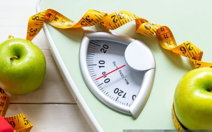 Looking for real results? Discover 9 tips to lose weight fast in 15 days using natural fat-burning foods, simple home remedies, and an easy 15-day weight loss plan that works.
