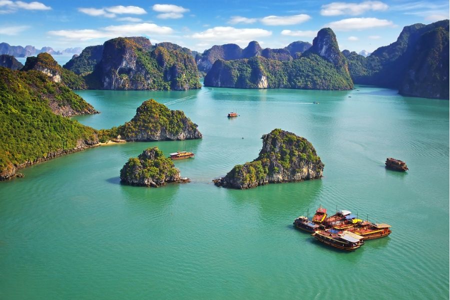 Ha Long Bay. 