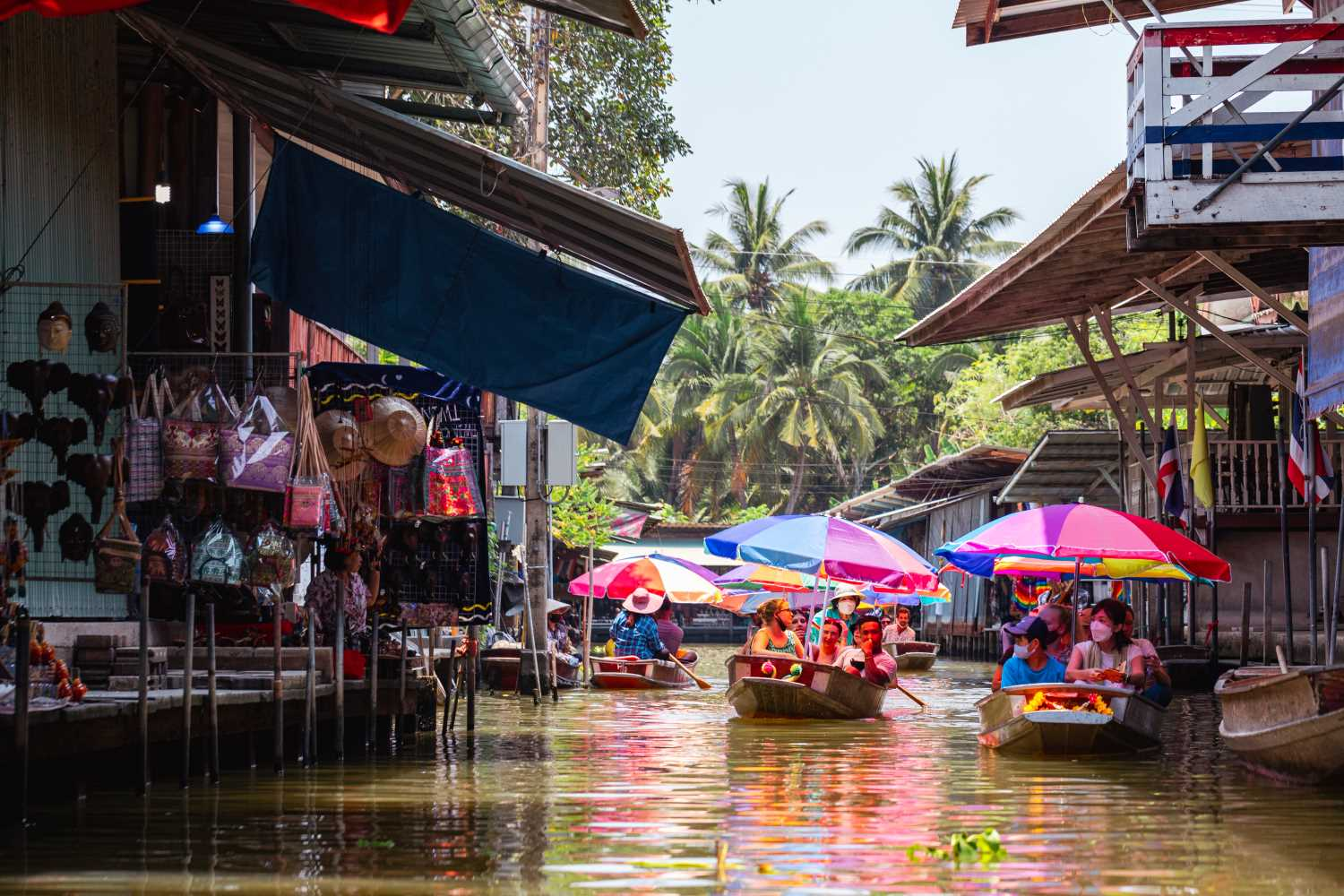 10 Tempat Menarik Di Bangkok yang Wajib Dikunjungi