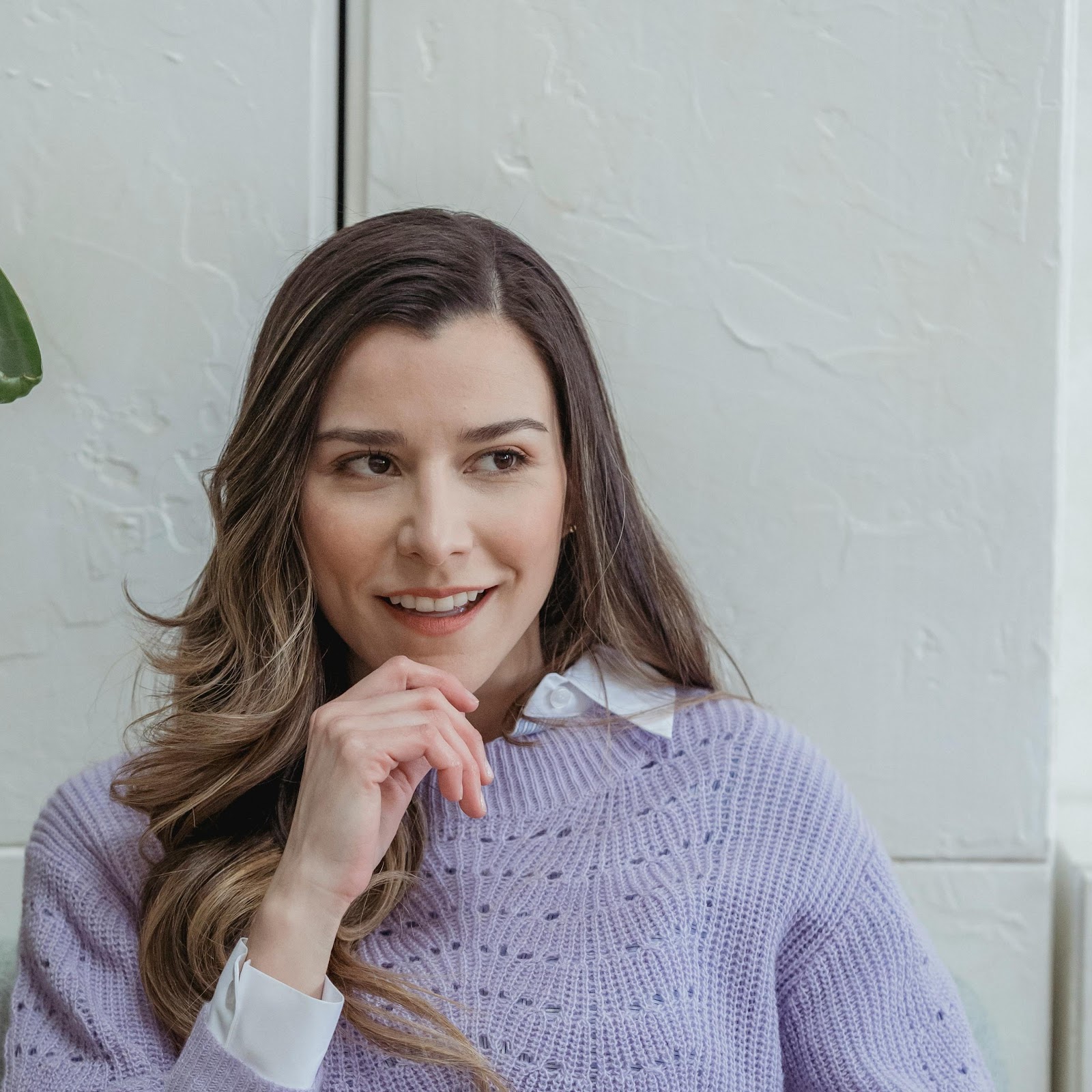 A woman looking aside thoughtfully | Source: Pexels