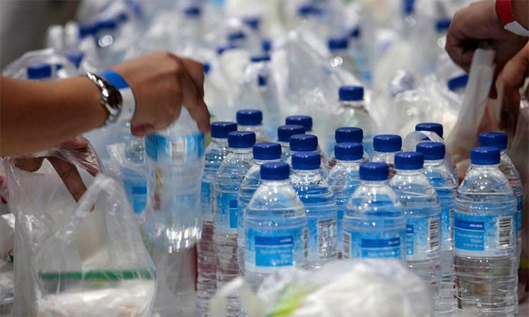 Drinking from plastic bottles can raise type 2 diabetes risk, reveals study  - GulfToday