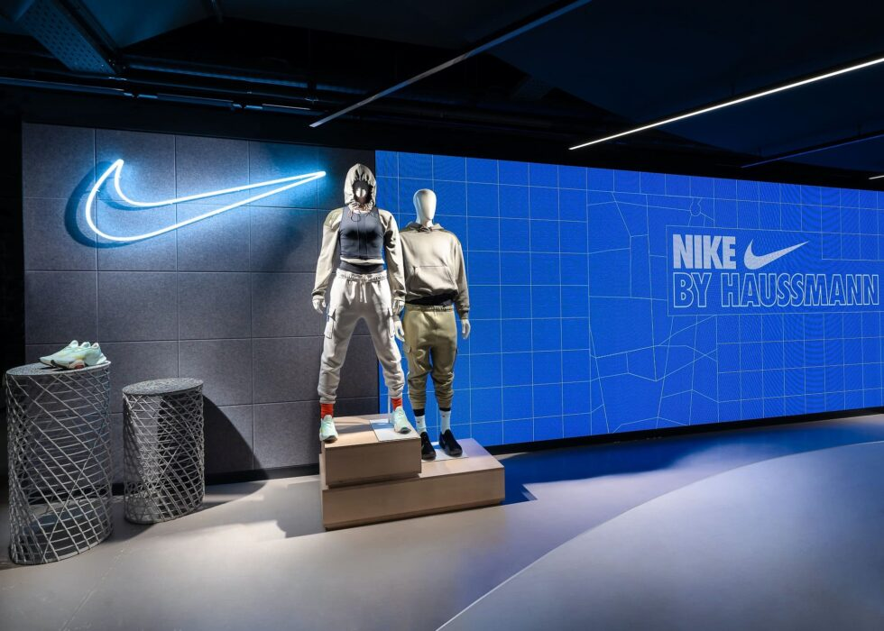 Expositor para Nike diseñado por Mayence