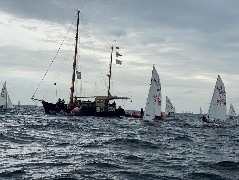Several sailboats on the water

AI-generated content may be incorrect.