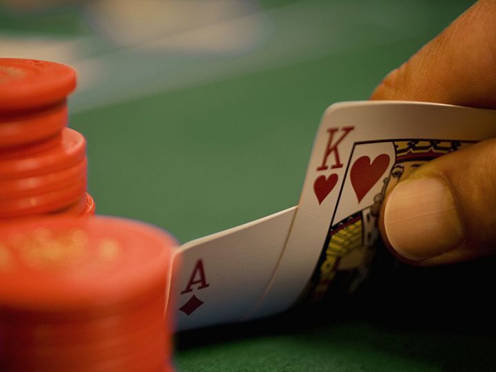 High Limit Online Casino vs. Normal Online Casino: A Comprehensive Comparison