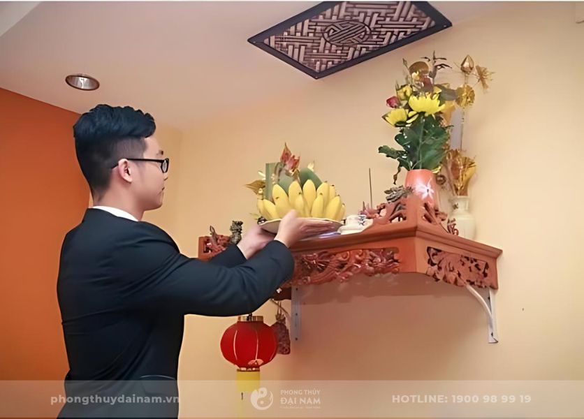 Đặt bàn thờ trong phòng khách