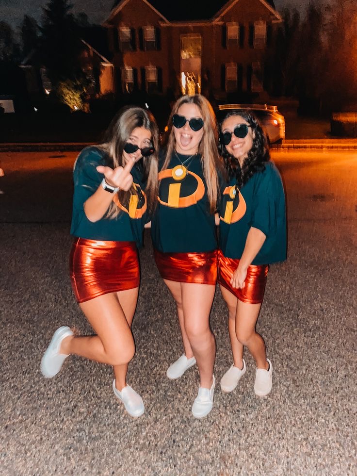 33 INSANELY CREATIVE & HOT TRIO HALLOWEEN COSTUMES