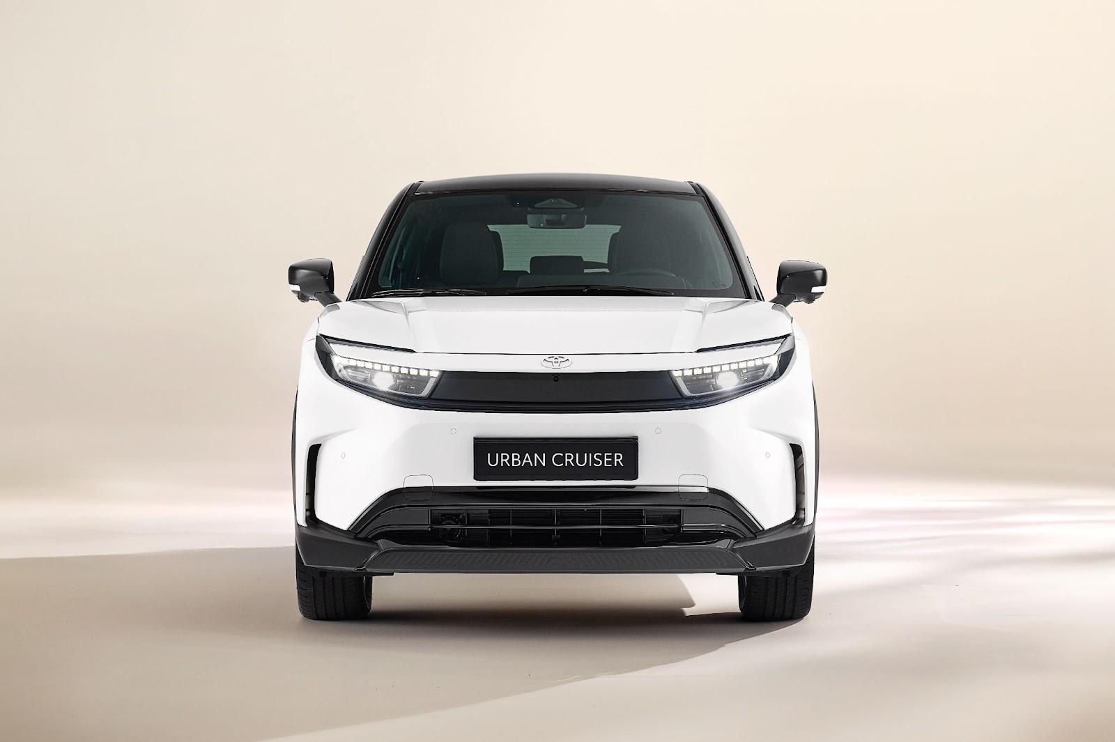 eksterior depan toyota urban cruiser bev
