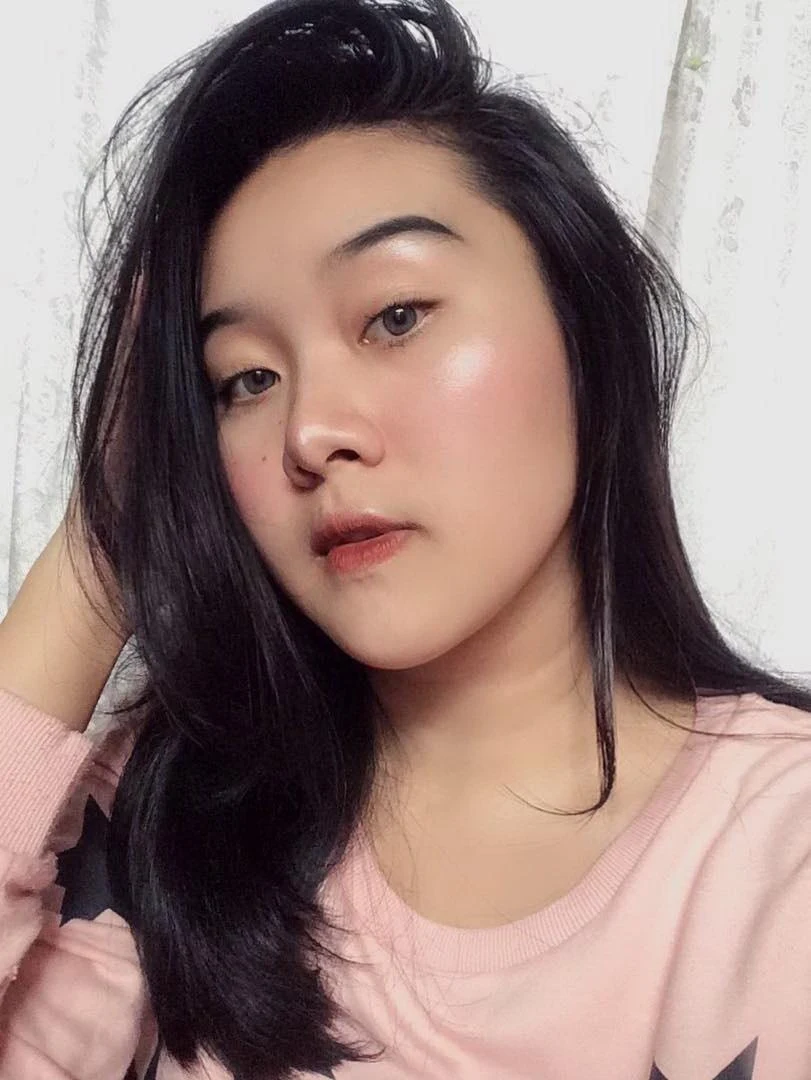 Cewek Panas yang Membuat Semua Mata Tertuju Padanya, cewek panas, mata tertuju, gadis seksi
