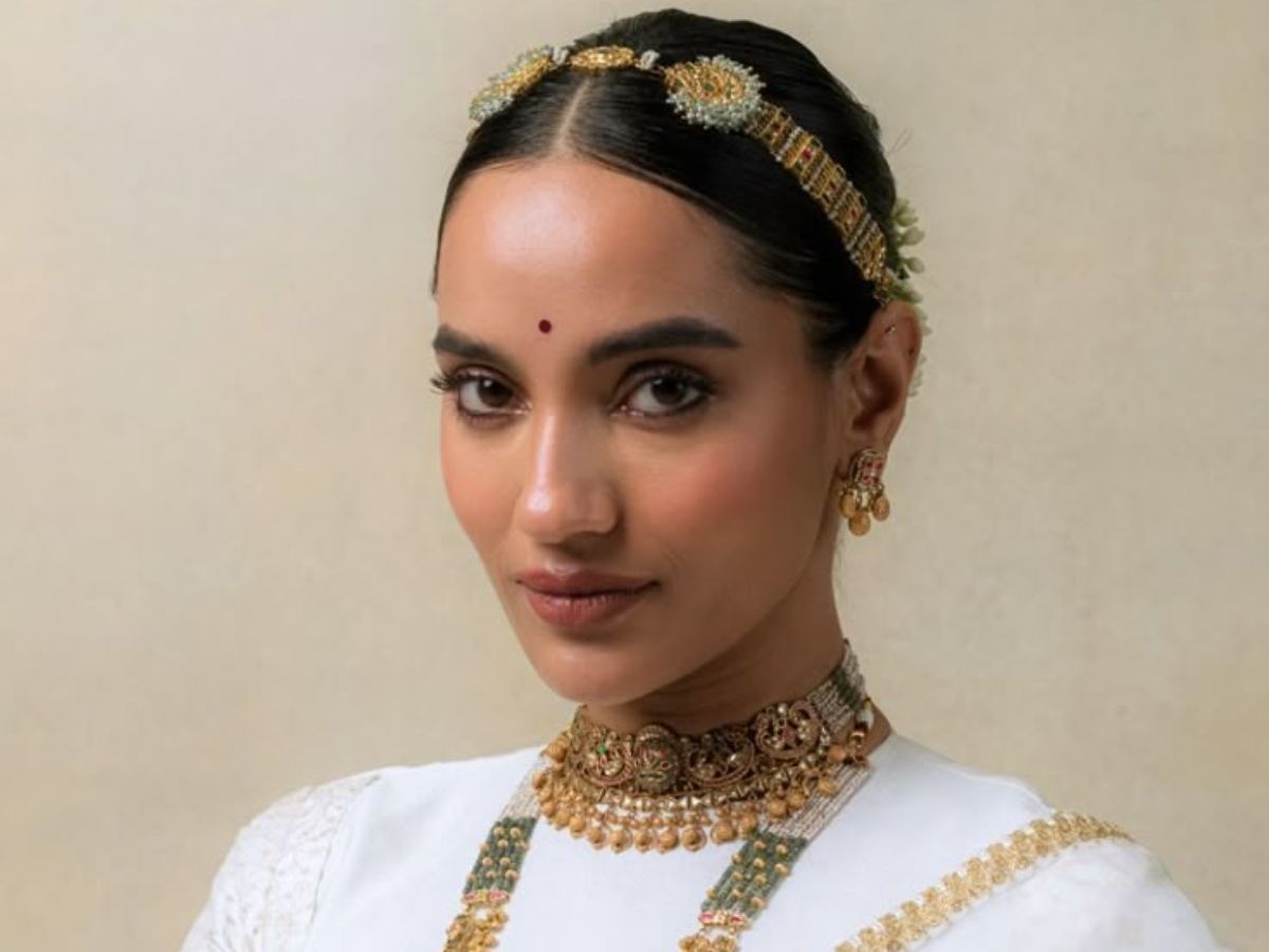 Modern Maharani look