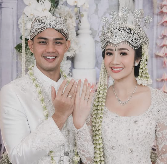 Wedding Ring  Febby Rastanty dan Drajad Djumantara