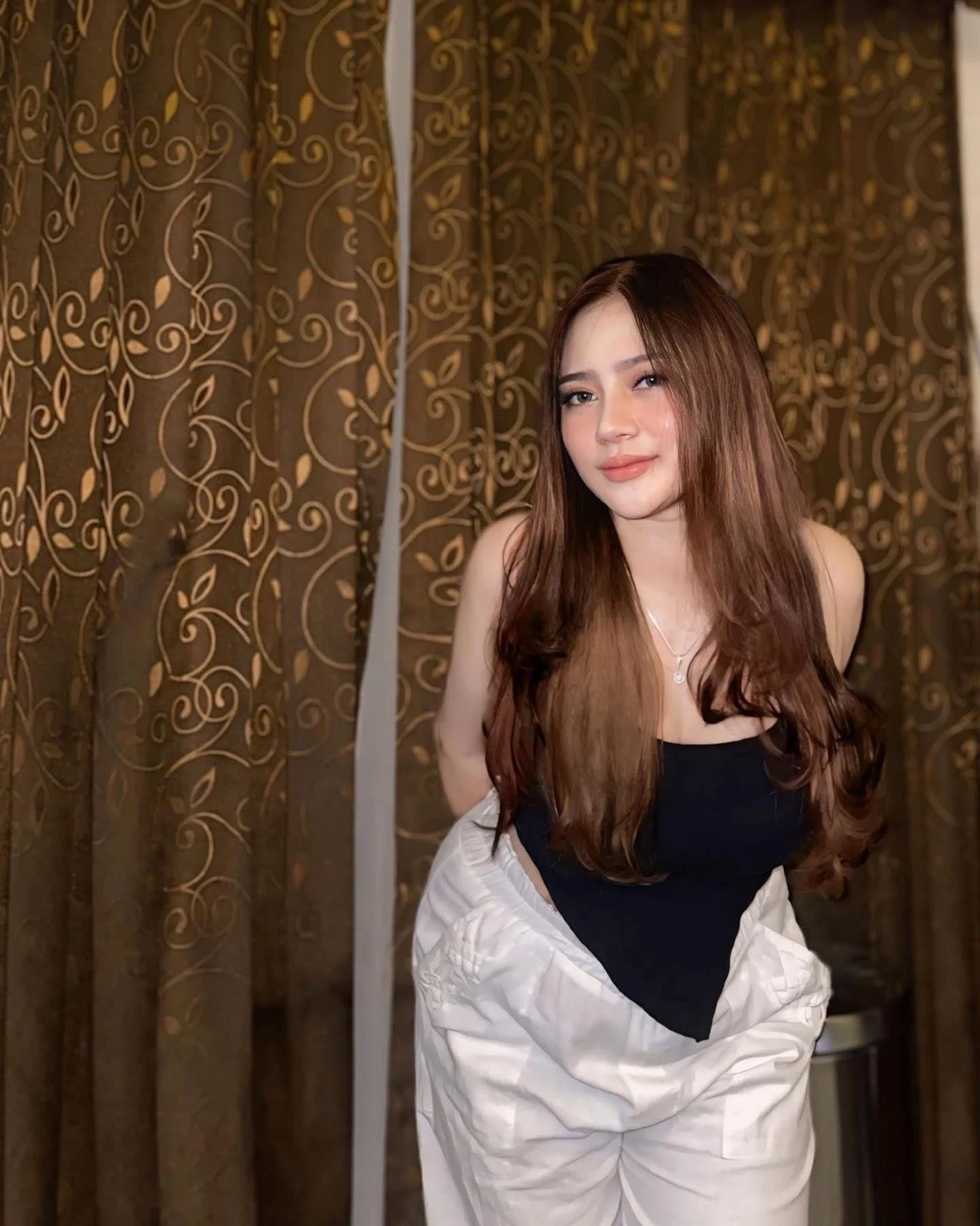 Wanita Cantik dengan Kulit Mulus Bercahaya, kulit mulus, wanita cantik, gadis glowing