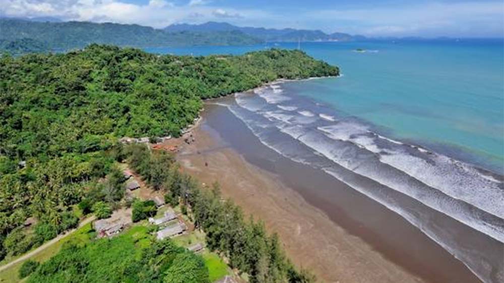 Pantai Air Manis? Ini Dia, Surga Tersembunyi di Kota Padang dengan Biru  Laut Memukau