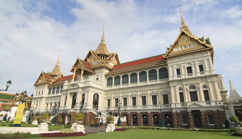 10 Tempat Menarik Di Bangkok yang Wajib Dikunjungi