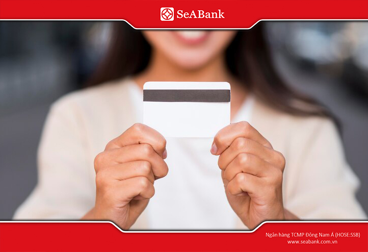 Credit card annual fees fluctuate depending on each bank's regulations.