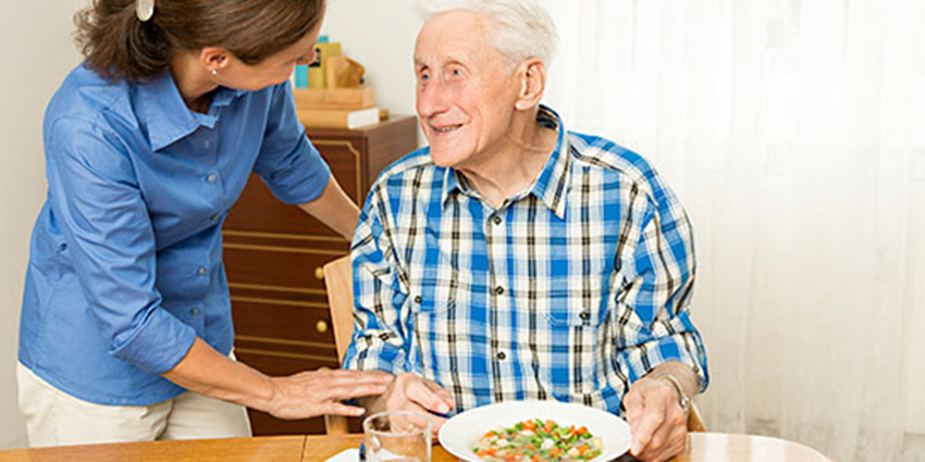 Curso de nutrición para cuidadores de ancianos