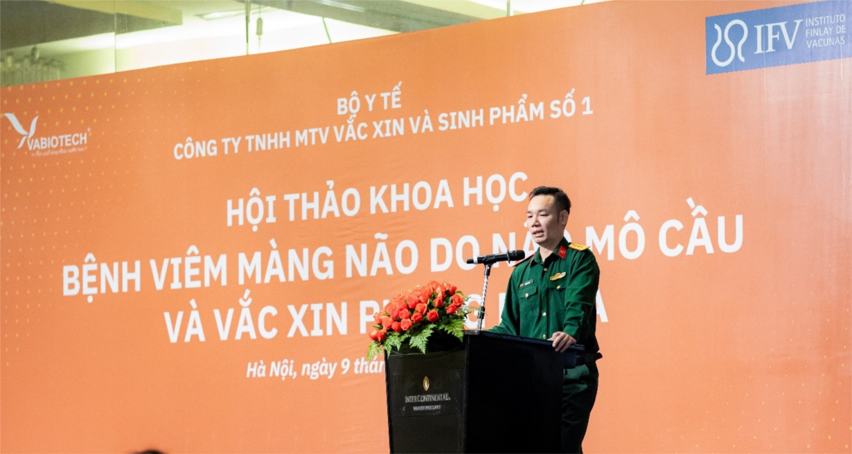 Thượng tá, thạc sĩ, bác sĩ Triệu Phi Long – Viện Y học dự phòng Quân đội, báo cáo tại hội thảo.