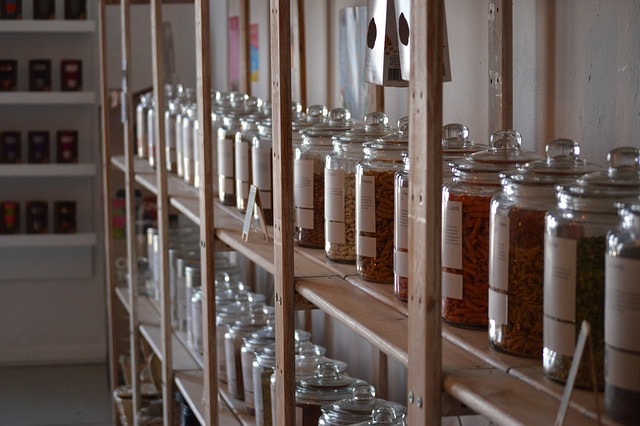 Inside a zero-waste store. Image credit: Pixabay