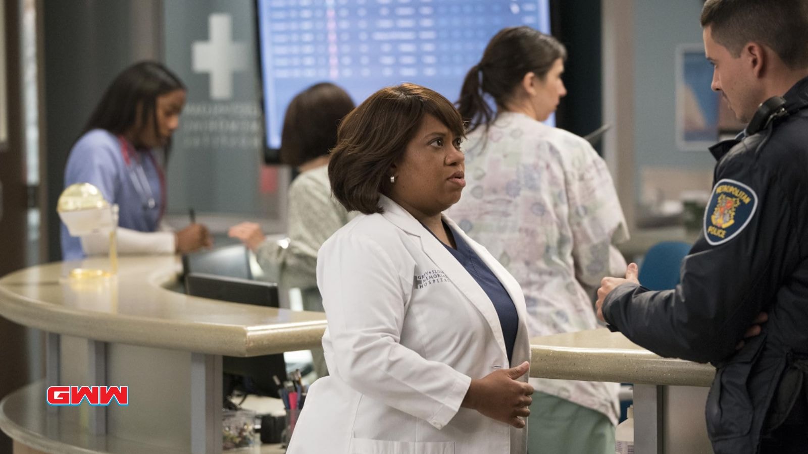 Chandra Wilson and Santiago Segura in Grey's Anatomy, Grey's Anatomy Season 21