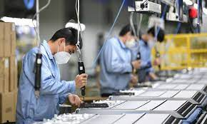 Ứng dụng của Vít Col trong xây dựng, công nghiệp ô tô, nội thất và trang trí, cơ khí chế tạo và điện tử.