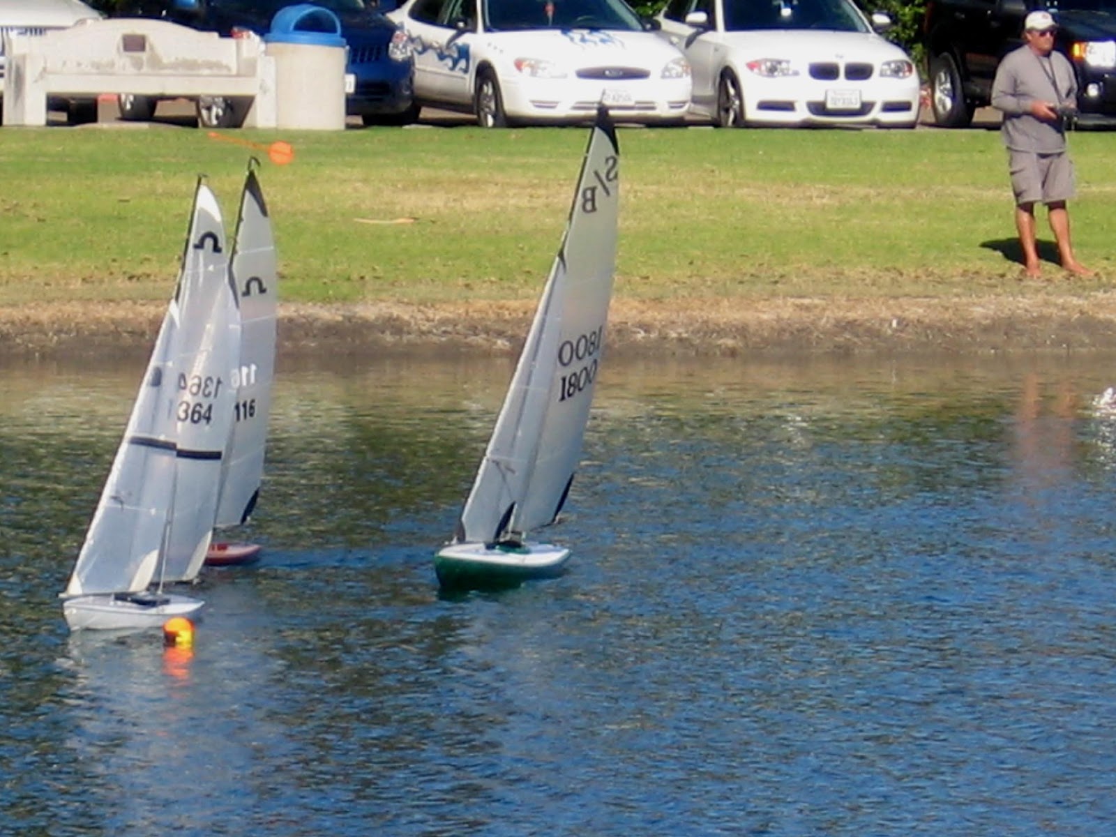 how do rc sailboats work