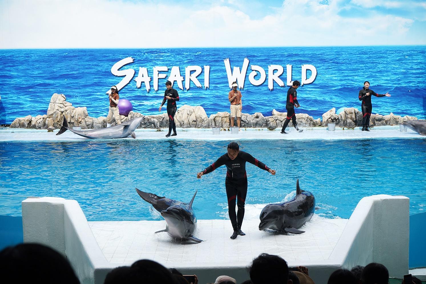 ส่องสัตว์ไม่ต้องไปไกลถึงแอฟริกาใต้ ซาฟารี เวิลด์ (Safari World) #ก็พอ  มีครบจบในที่เดียว #วันเดียวไม่ครบ บอกเลย ^^ - Freedom Wonder