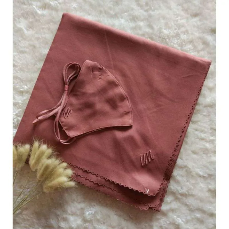 Jilbab dengan Detail Bordir