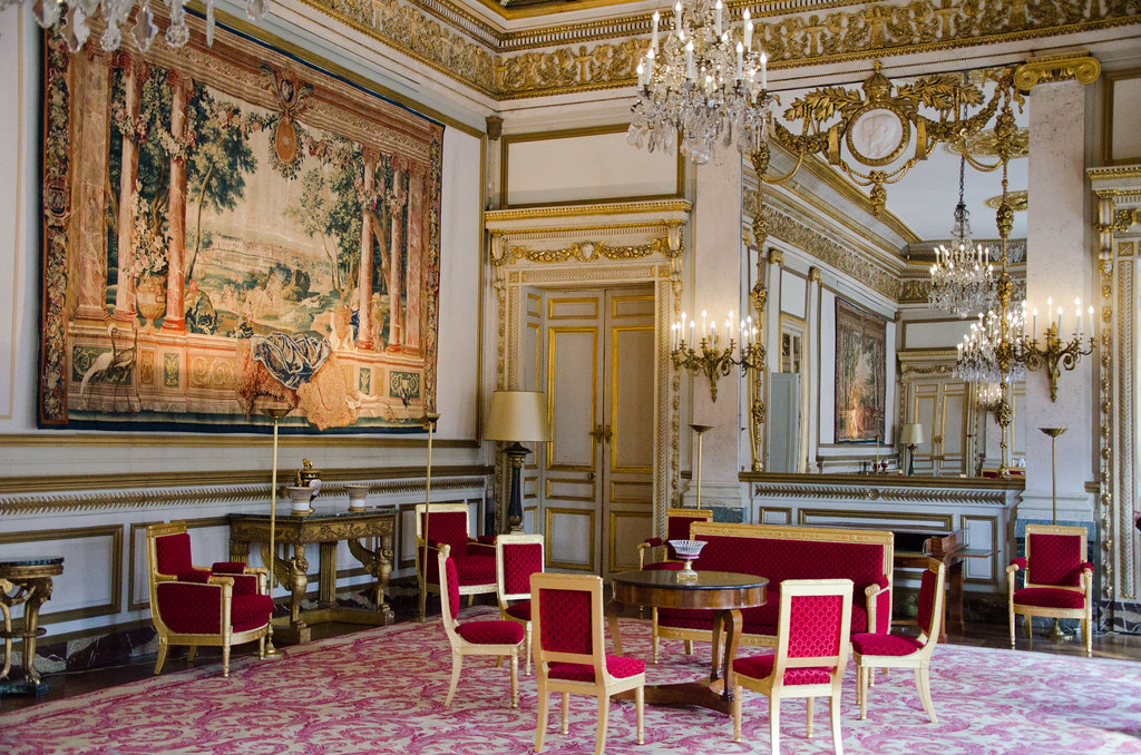 Top Instagram Spots for Girls in Paris | WeShare Guide