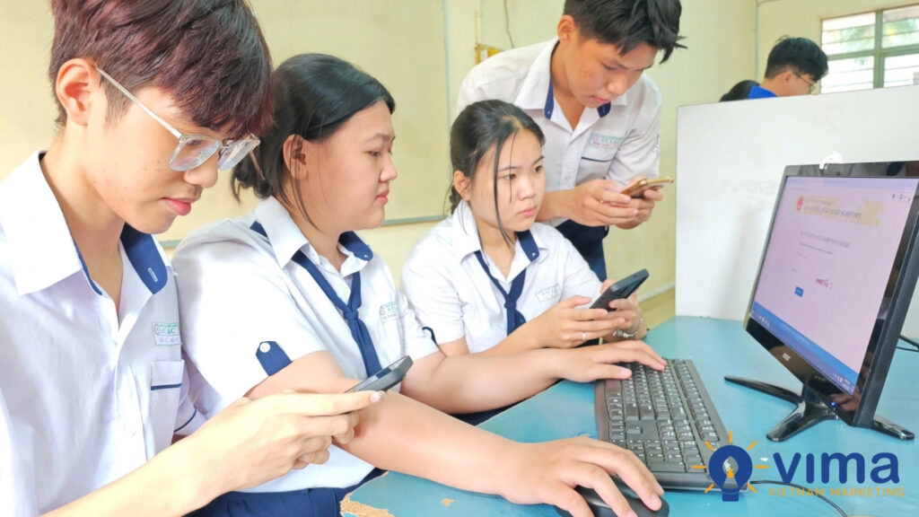 Dự báo điểm chuẩn ngành Marketing 2025: Giảm nhẹ từ 2 đến 3 điểm, mở rộng cơ hội trúng tuyển