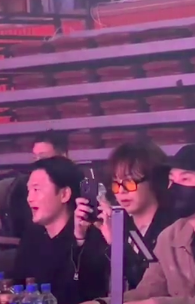 This contains an image of BIGBANG's G-Dragon at 2NE1 concert