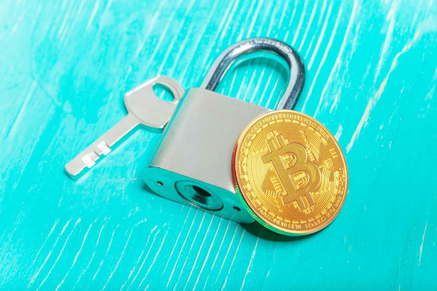 Bitcoin and Padlock