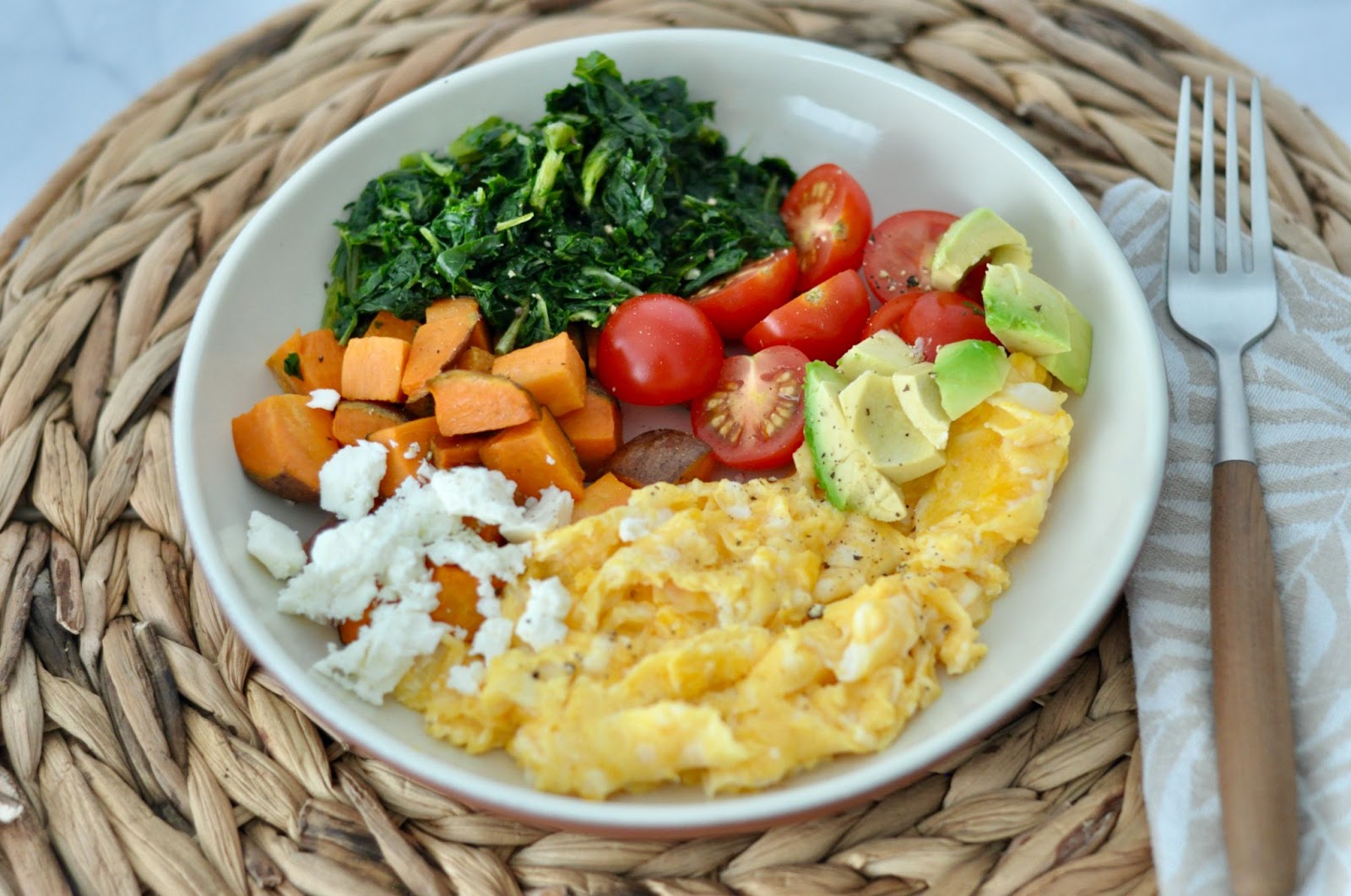 Savory veggie and egg scramble bowl- fertility meal plan and recipes for fertility - Wenatal