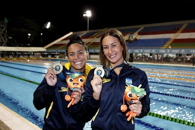 Nathália Almeida e Bruna Leme compartilharam o ouro nos 200m medley feminino (Foto: Satiro Sodré/SSPress/CBDA)