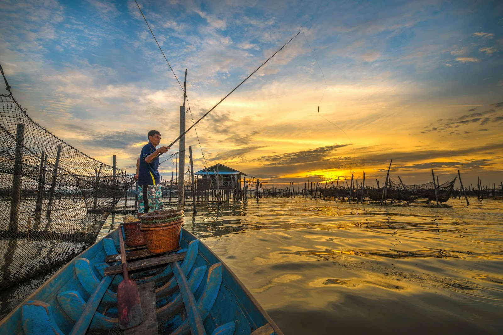 trải nghiệm làm ngư dân khi đi tour nam du 2 ngày 2 đêm