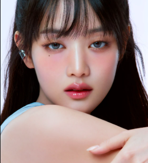 This contains an image of I-DLE Minnie