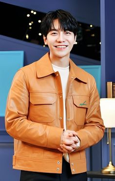 A picture of Lee Seung Gi smiling