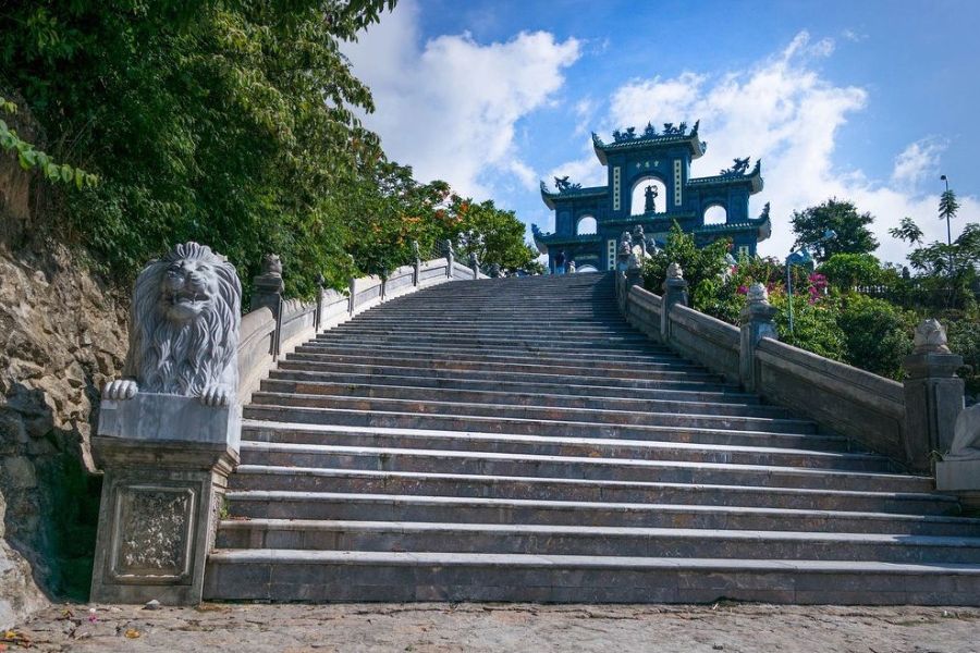 Linh Ung Pagoda offers a serene and harmonious atmosphere.