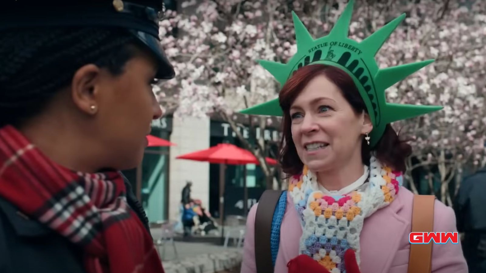 Carrie Preston as Elsbeth Tascioni talking to a policewoman, Elsbeth Season 2