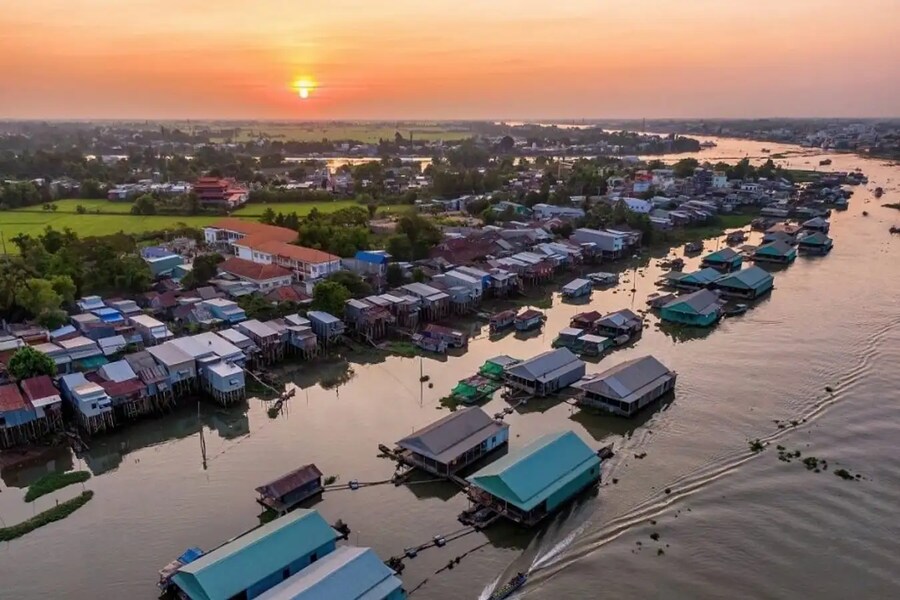 Beautiful view from above of a corner of Vinh Long Province. Source: Traveloka